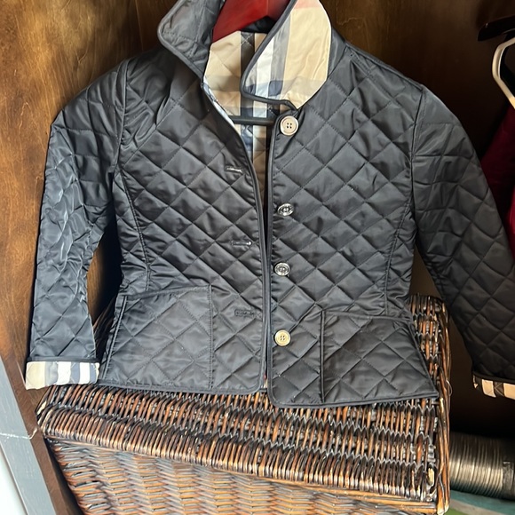 Burberry jacket size 6Y - Picture 3 of 3